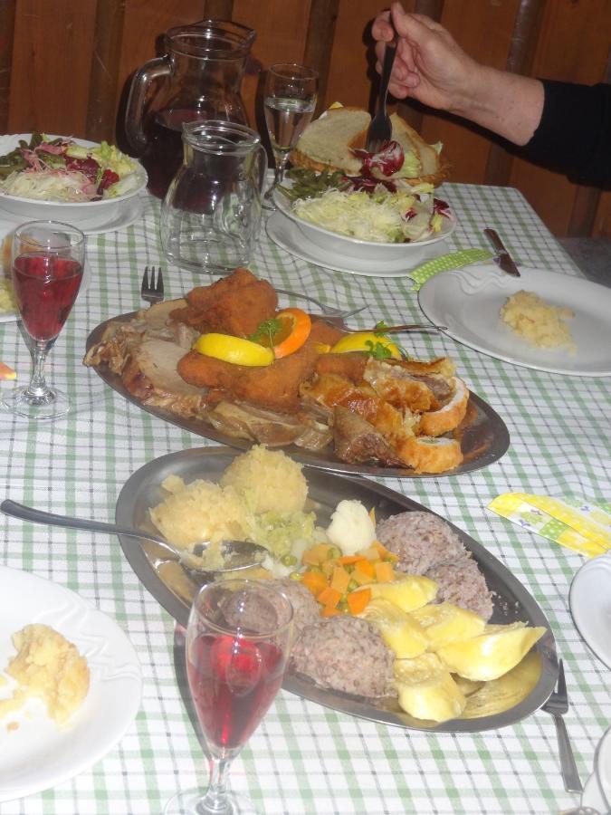 Holiday Home Ernest Zelezni With Hot Tub Ivancna Gorica Bagian luar foto